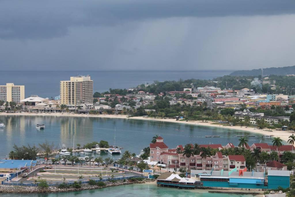 The View At Mystic Ridge Penthouse 78A Apartment Ocho Rios Bilik gambar